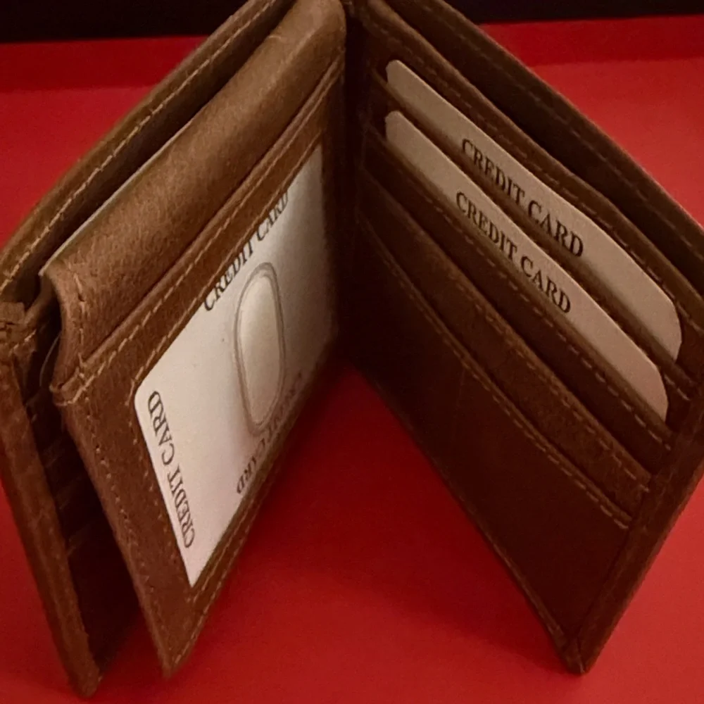 STAY FINE Minimalist Leather Wallet for Men with RFID Blocking